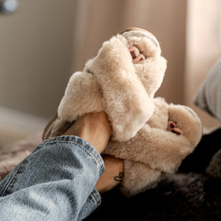 Lovisa Fårskinnstofflor