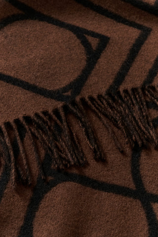SOAKED SLPENTILE TRIANGLE SCARF