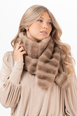 MINERVA PÄLS SCARFS TRUFFLE SAND