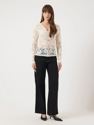 YASLACEY SPETS LÅNGÄRMAD V-TOPP PRISTINE